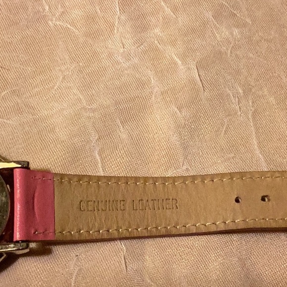 Vera Bradley Floral watch face with Leather pink band - Picture 6 of 10